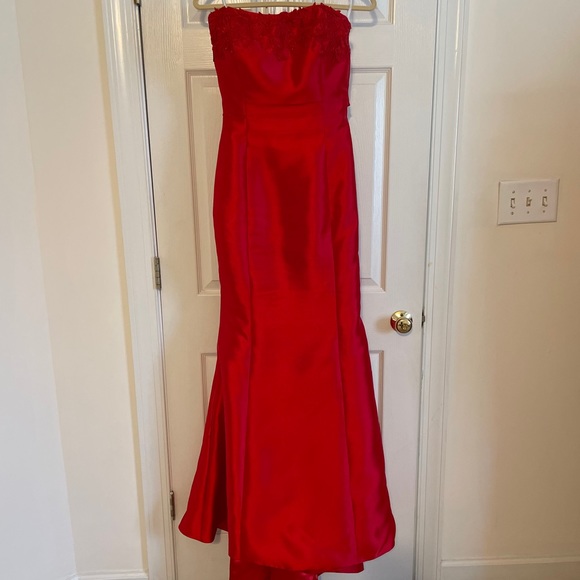 Sherri Hill Prom Dress - Picture 4 of 5